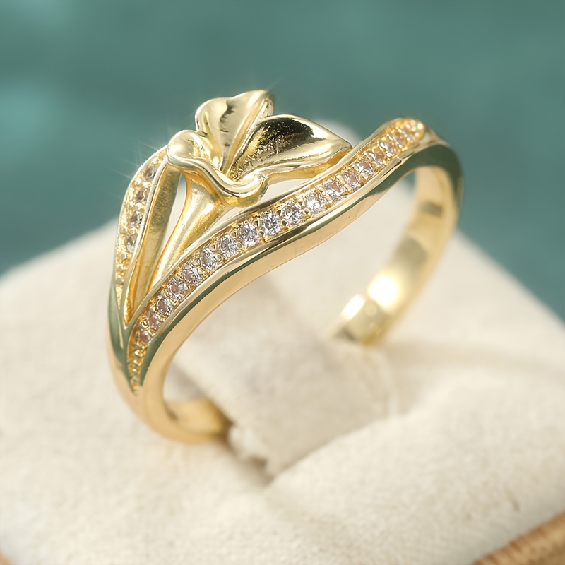 Women's Romantic Flower Design Ring Inlaid with Zirconia